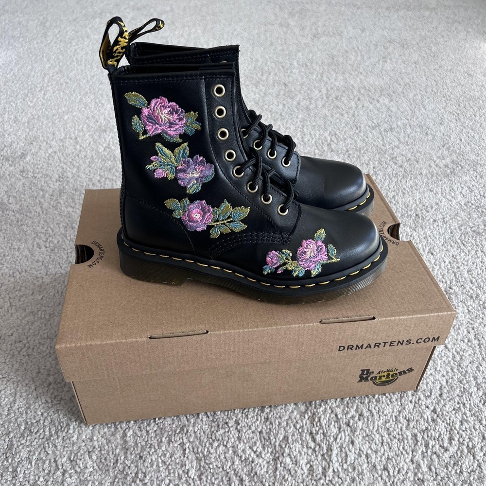 Dr. Martens 1460 Vonda II Combat Boots Flower Womens‎ Size 5 Black 8-Eye Lace